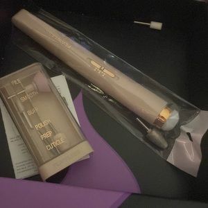 Seeing nail, brush nails,